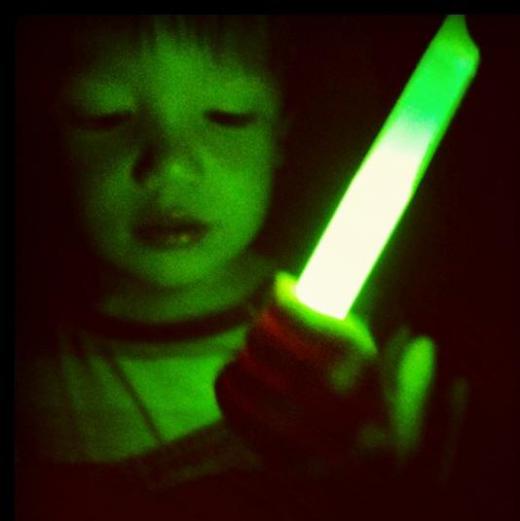 Glow sticks uses fluorescent chemicals.