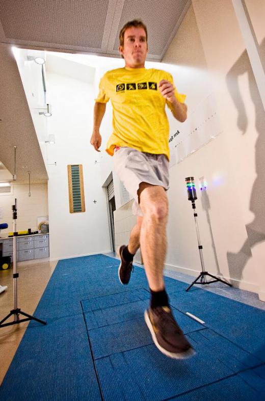 Force plates are commonly used when performing biomechanical analysis of a person's running gait.