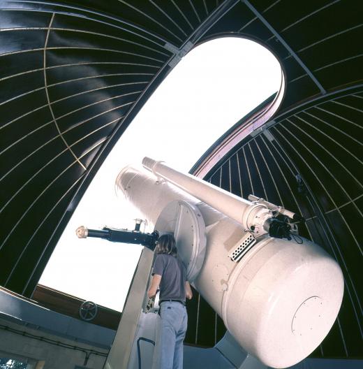 Large observatory telescopes can see the universe's "horizon".