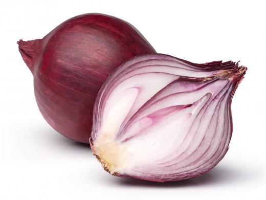 Red onions contain anthocyanidins.